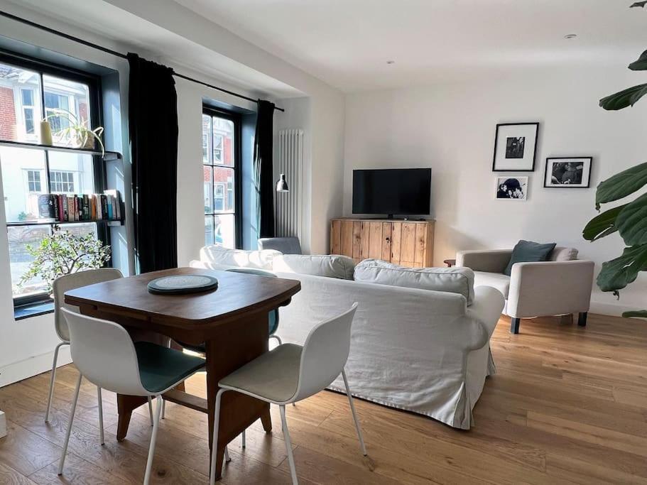 Poets Rest, Free Parking, Ev Socket Fees Apply Walk To Beach Hove Buitenkant foto